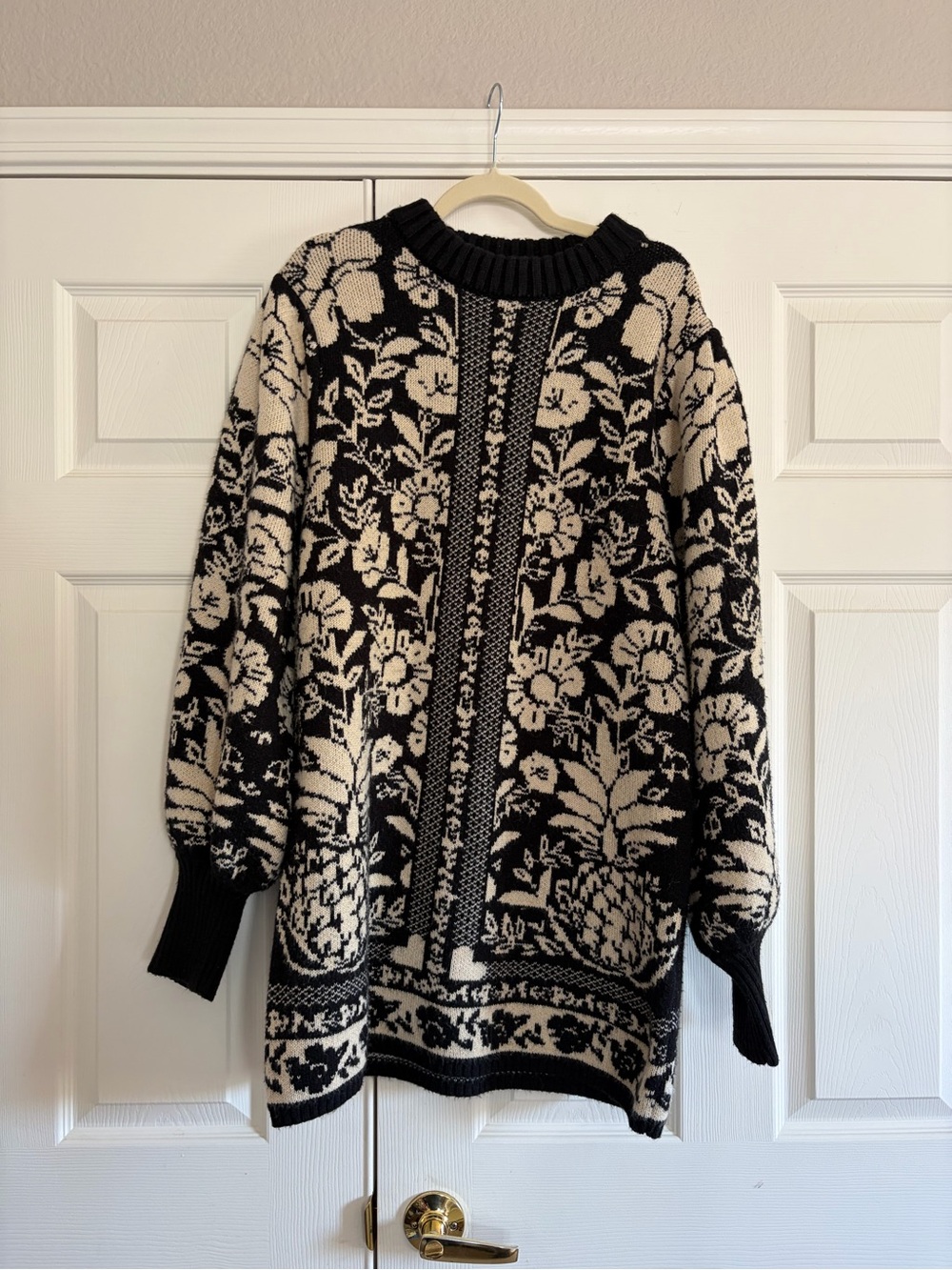 FARM Rio Black & Cream Floral Jacquard Crewneck Sweater Dress